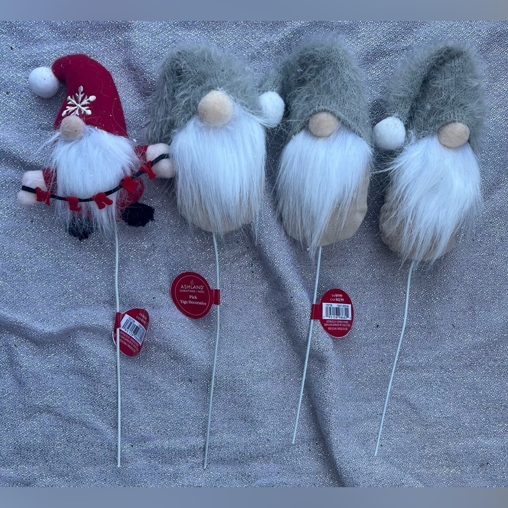 NWT ashland Christmas gnome picks decor